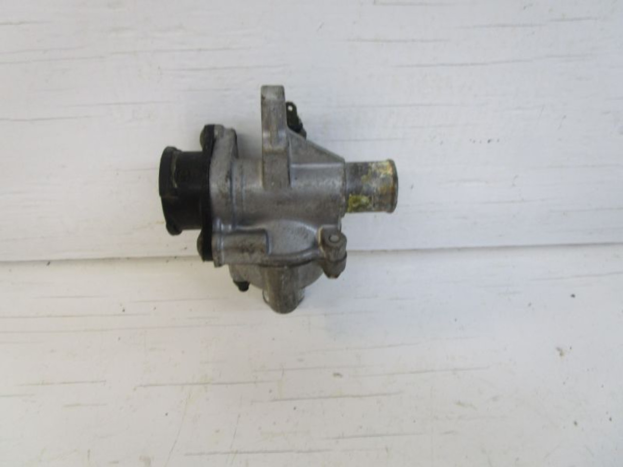 1986-1987 Kawasaki ZX 1000 GPZ Thermostat Housing 16160-1100